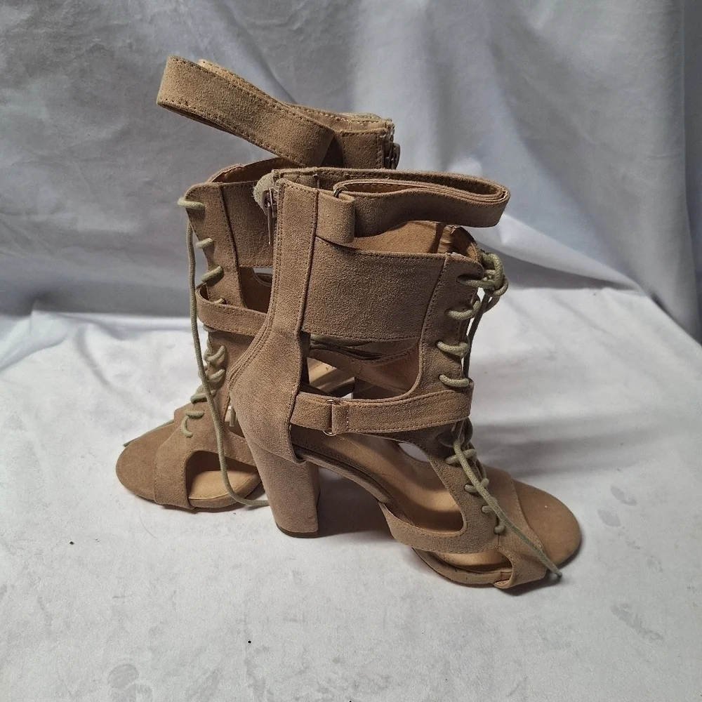 Olivia heels size 8